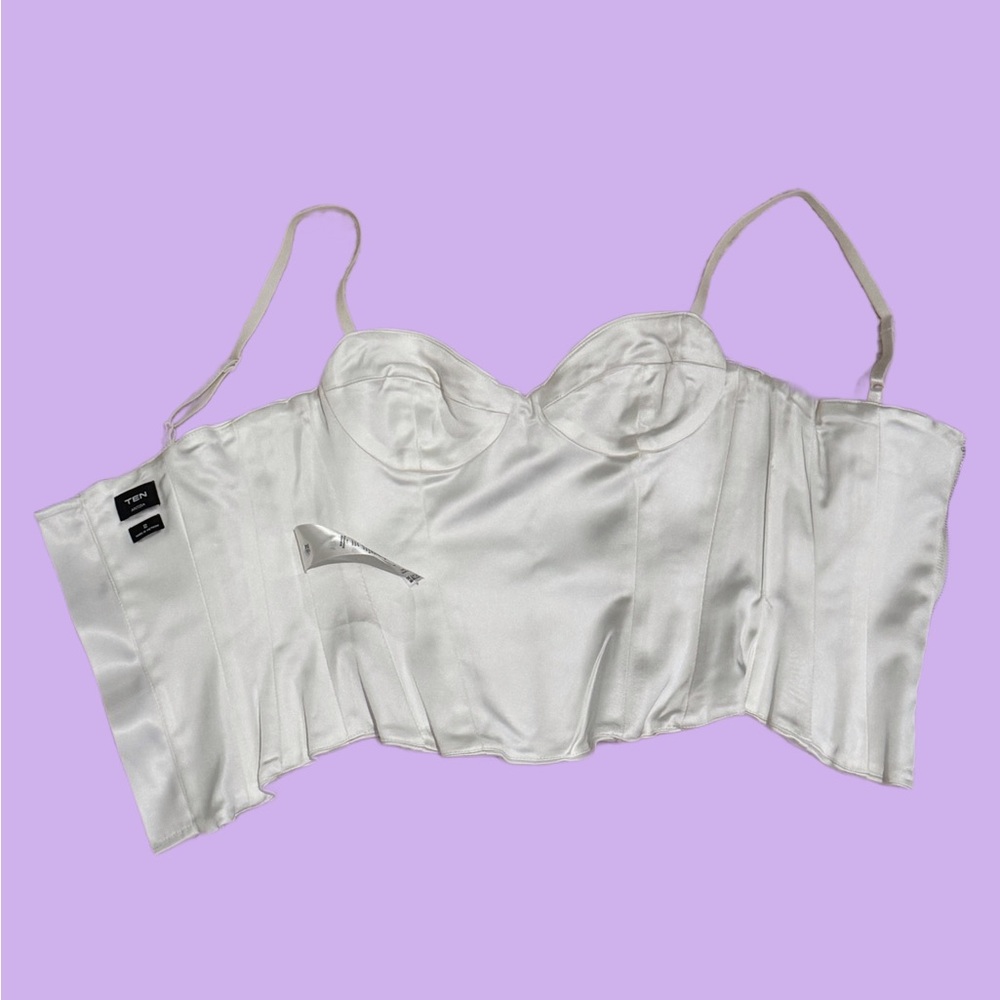 🍒 ARITZIA - White Silky Corset Bustier Tank Top 
Size: 2 - Picture 4 of 5